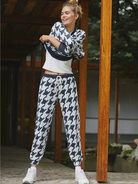Splits59 Houndstooth Crewneck Sweater & Sweatpants